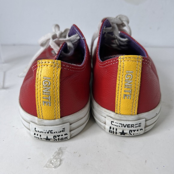 Chuck Taylor Red Leather Converse Sneakers Sz 10.5 - Picture 4 of 11